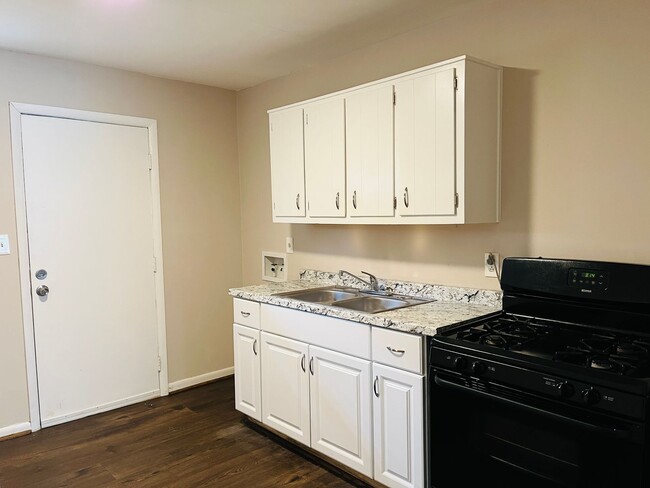 Photo - 3041 North St Unit 3043 North St -  B