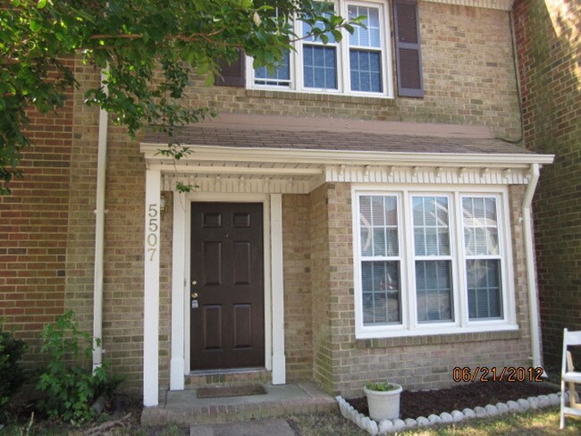 Charming 3-Bedroom, 2.5-Bath Townhouse - Charming 3-Bedroom, 2.5-Bath Townhouse