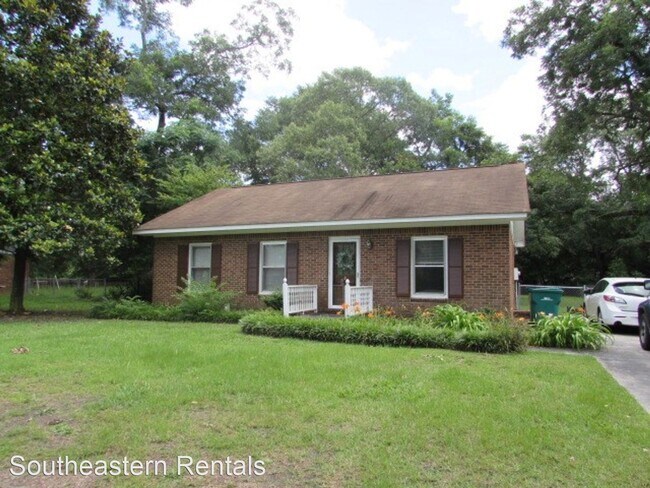 3 br, 1 bath House - 2099 Pinewood Rd - 3 br, 1 bath House - 2099 Pinewood Rd