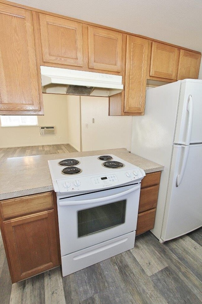 Photo - 525 N Moffatt Ave