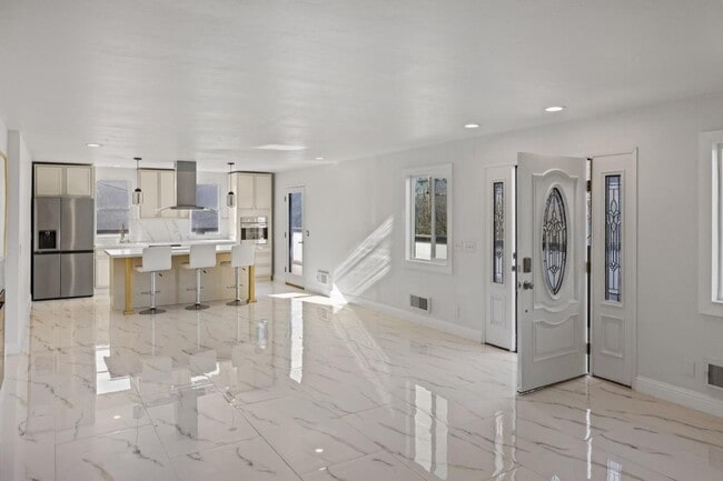 Photo - 451 Laureles Grade Rd