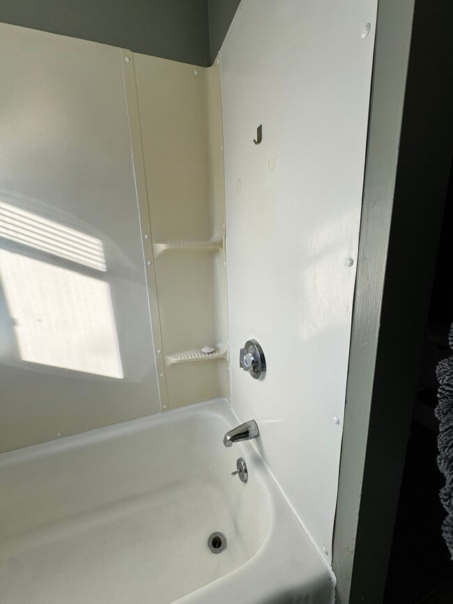 Photo - 96 Frost St Unidad 301