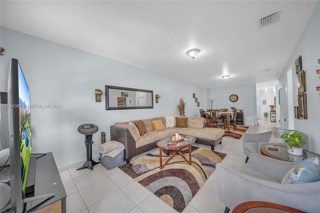 Photo - 7567 N Augusta Dr Unidad Front