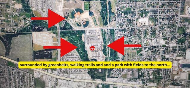 Photo - 429 Wydown Dr