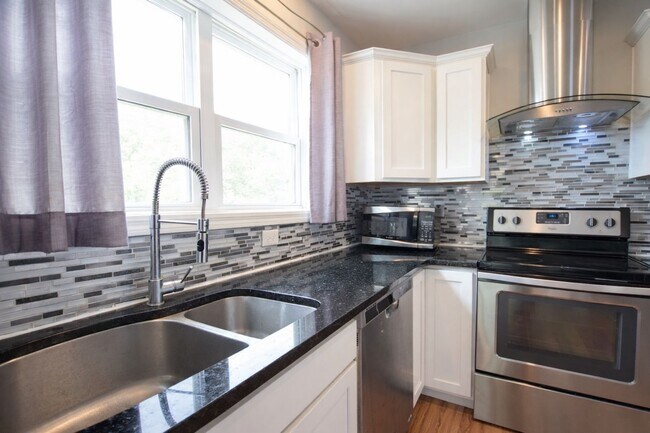 Photo - 605 S Aurora St Unit 1