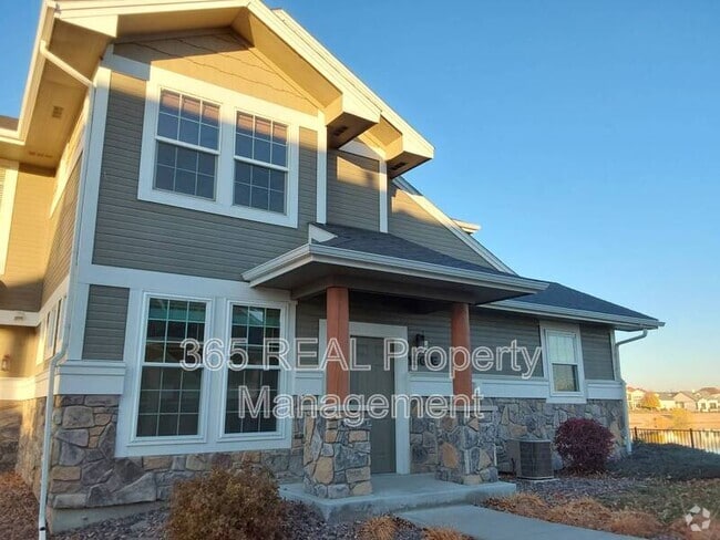 Building Photo - 1561 Pelican Lakes Point Unit E Rental