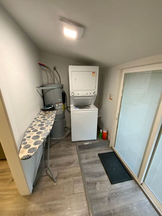 Photo - AVAILABLE NOW!!! Puyallup Valley 2bdr 2 bath