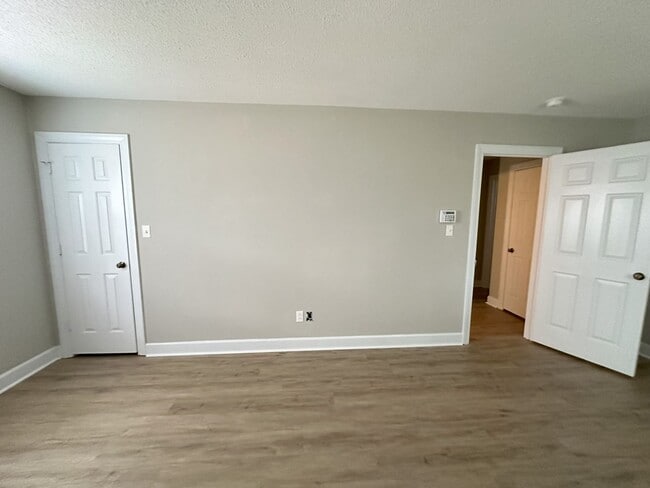 Photo - 1497 Foxhall Dr