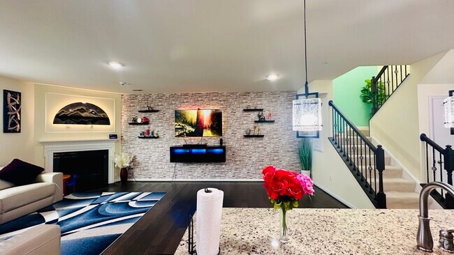 Building Photo - 3220 Yeager Dr Rental