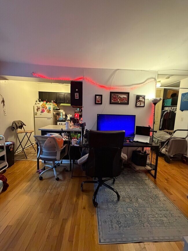 Photo - 541 W Oakdale Ave