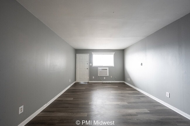 Photo - "Charming 2-Bedroom Apartment in Avon - Co... Unit 12