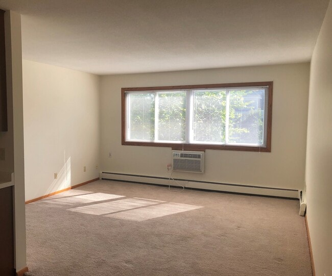 Photo - 2730 Dupont Ave S