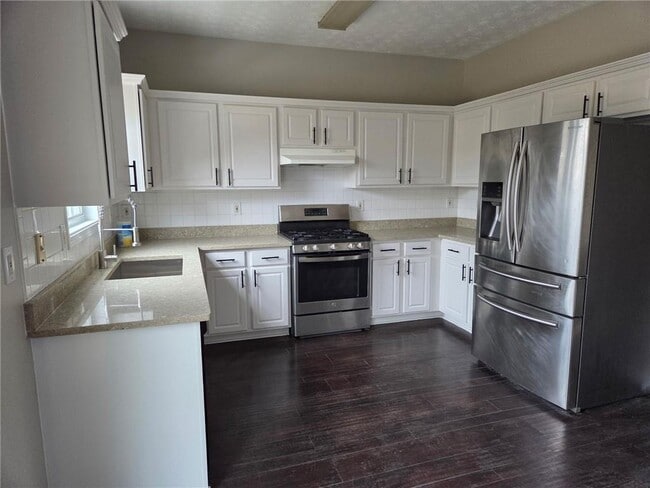 Photo - 590 Clairidge Ln SW