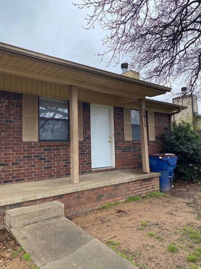 Building Photo - 2609/ 2611 S. 16TH Unit 2611 S. 16TH