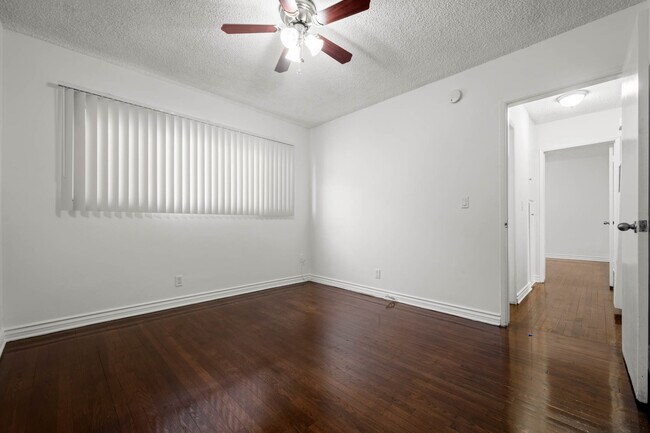 Photo - 956 Wilcox Ave, Los Angeles