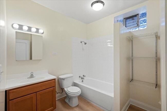 Photo - 2516 N Lincoln Ave Unit 3