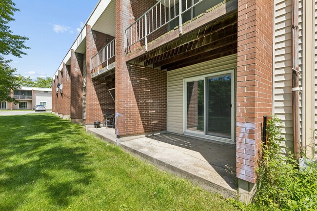 2BR, 2BA - 1080SF - Patio
