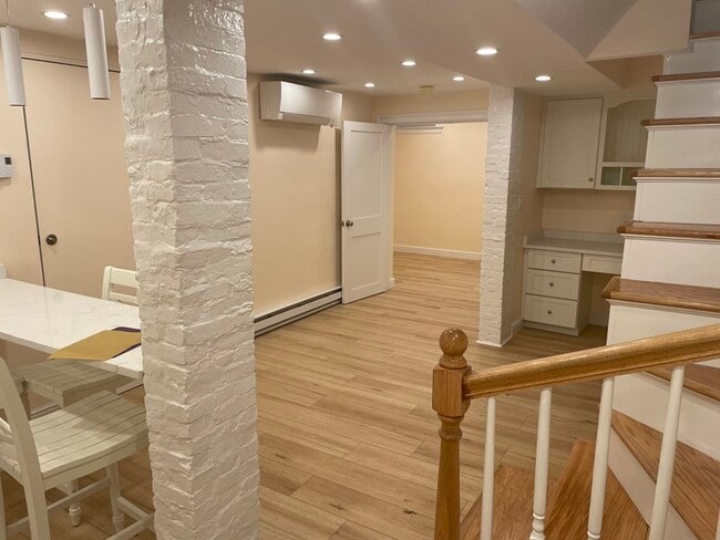 Building Photo - 69 Revere St Unit G