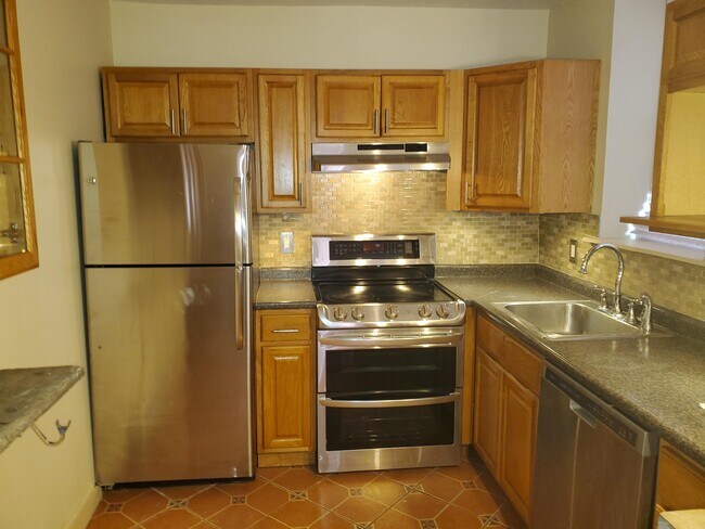 Photo - 2146 N Reese St