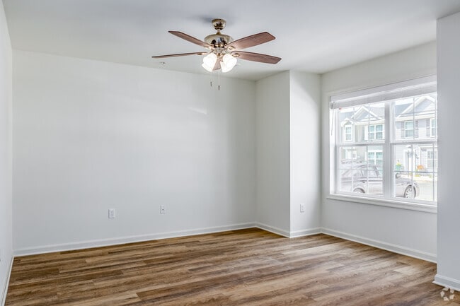 3BR, 2.5BA - 1252SF