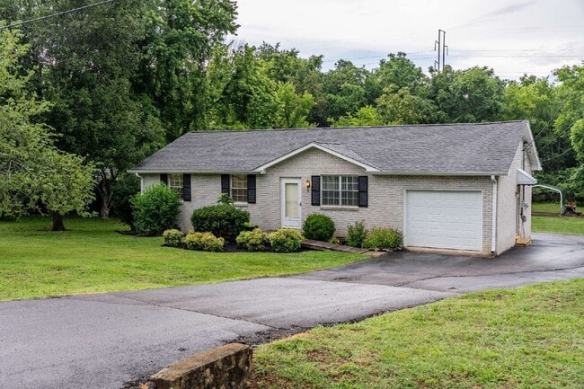 Photo - 207 Whitnel Dr