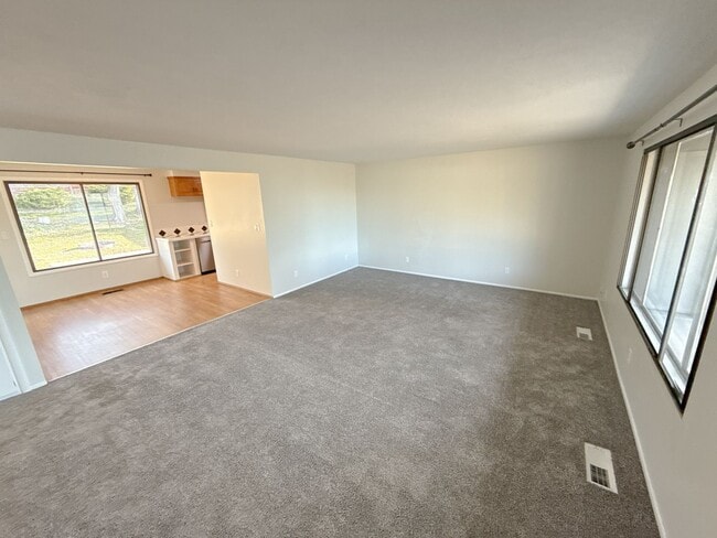 Photo - 3 Bedroom, 2 bath house in Moyina Heights