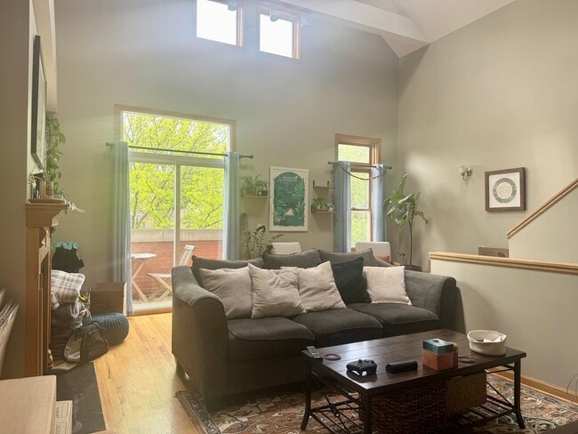 Photo - 1465 N Leavitt St Condo Unit 3
