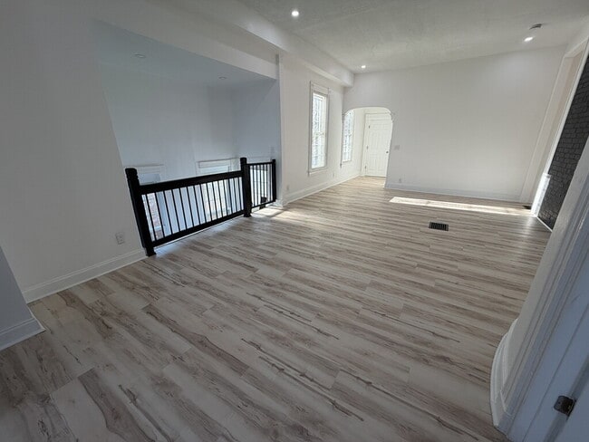Photo - 4417 Ashland Ave