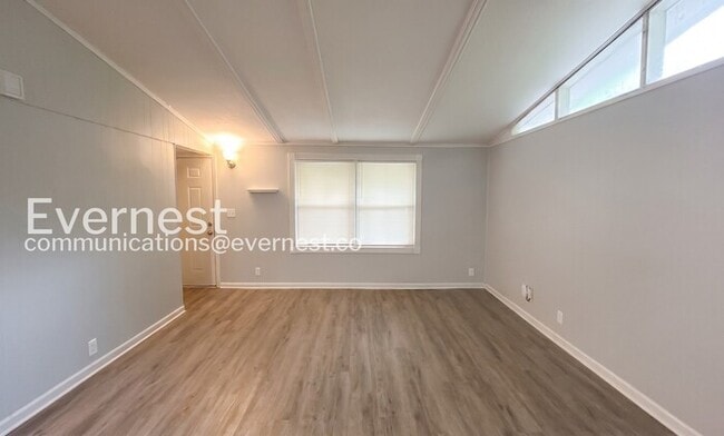 Photo - 508 Landers St