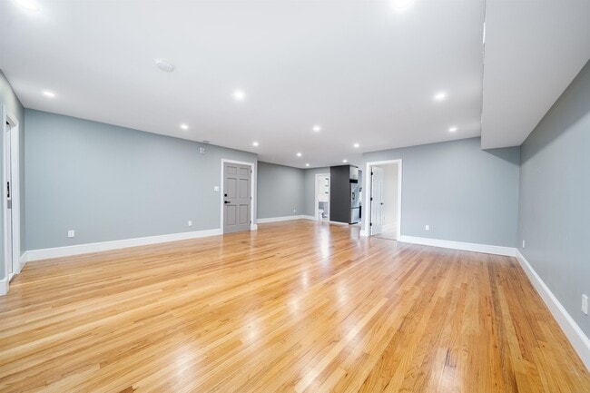 Photo - 381 1st St Unidad 2