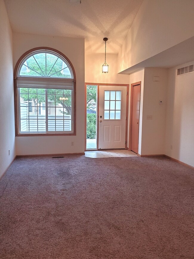 Photo - 1902 Aster Bay