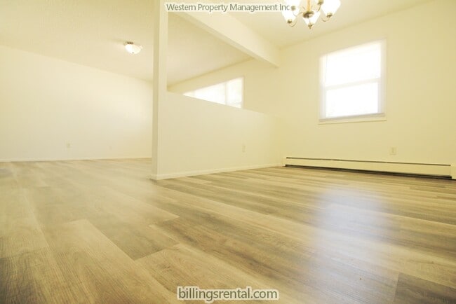 Building Photo - 1221 Yellowstone Ave Unit #A