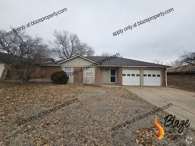 Building Photo - Spacious 3-Bedroom Home with 2-Car Garage ...