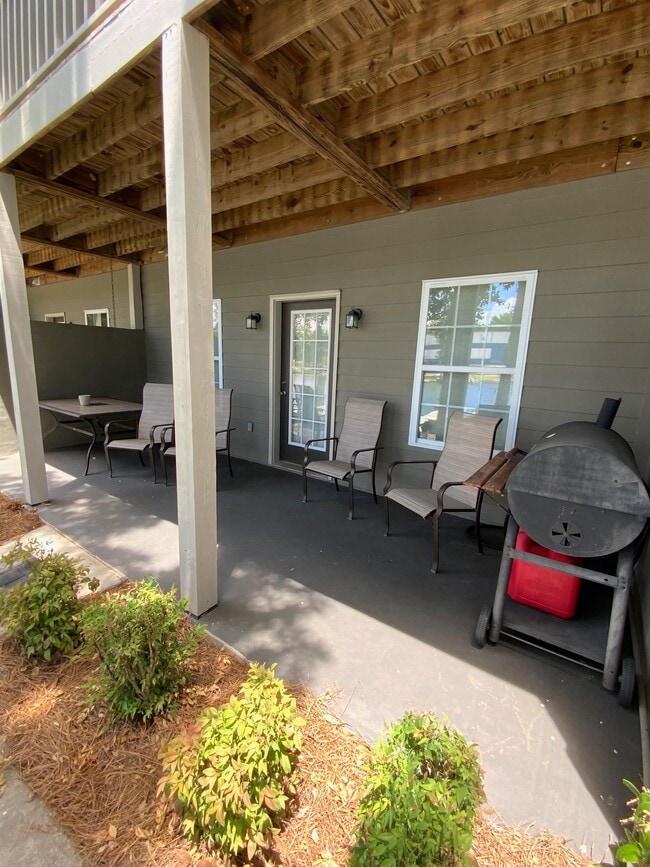 Photo - 501 Port Laz Ln