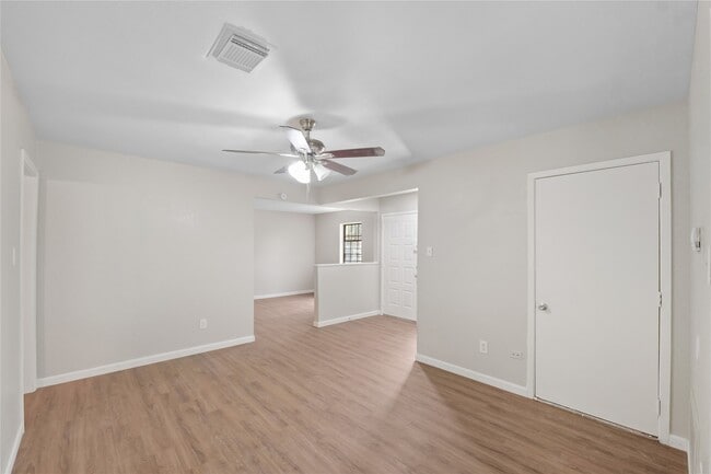 Photo - 7111 Pinehook Ln