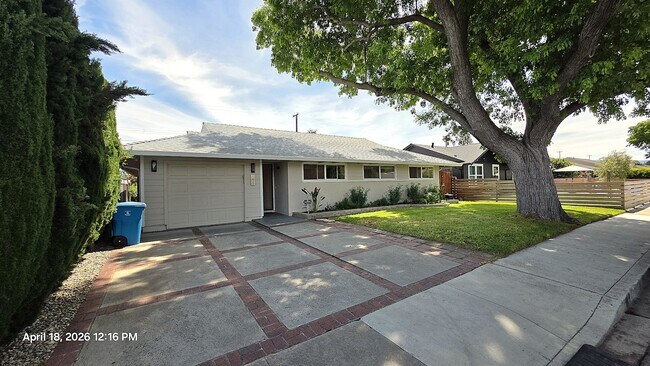 Photo - 1423 Blackfield Dr