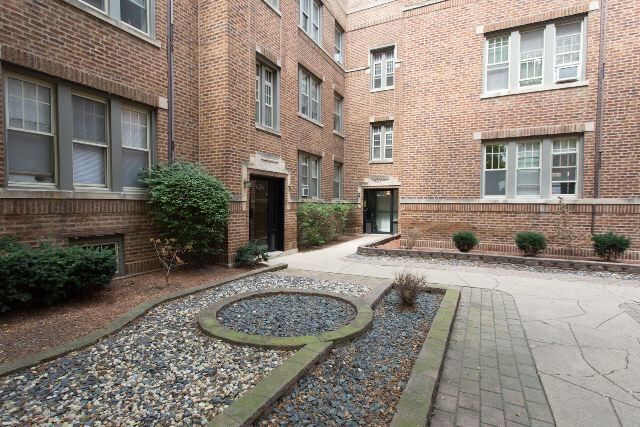 Photo - 629 W Barry Ave Condo Unit S4