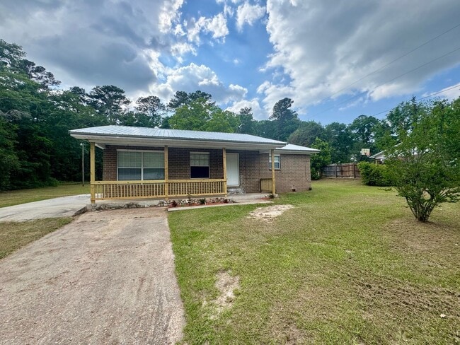 Photo - 3 Bedroom 1 Bathroom in Graceville, FL