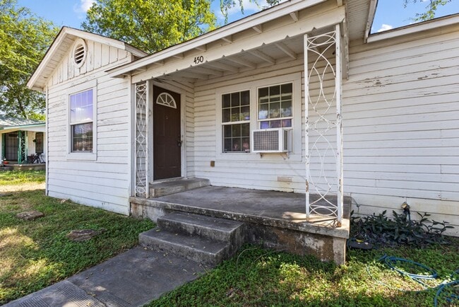 Photo - 450 Overhill Dr