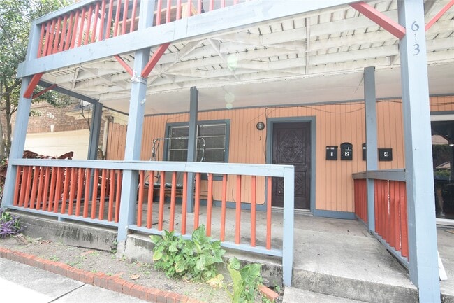 Building Photo - 613 Pacific St Unit 1