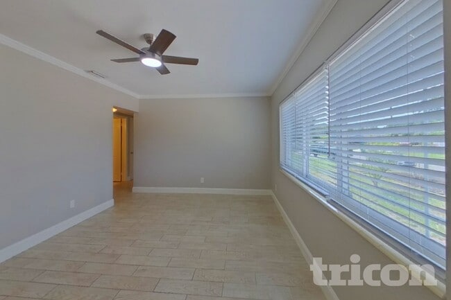 Photo - 5831 42nd Ave N