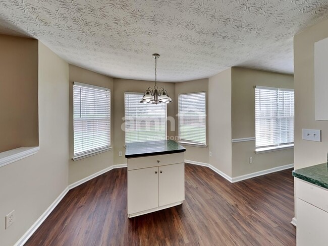 Photo - 602 Thrasher Ct