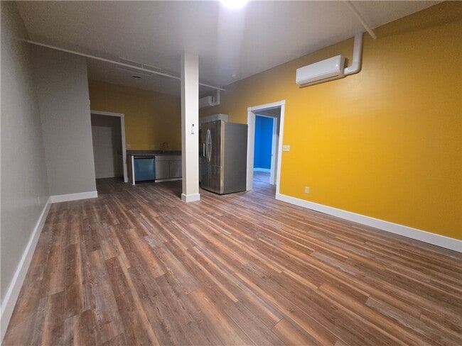 Photo - 27 E Main St
