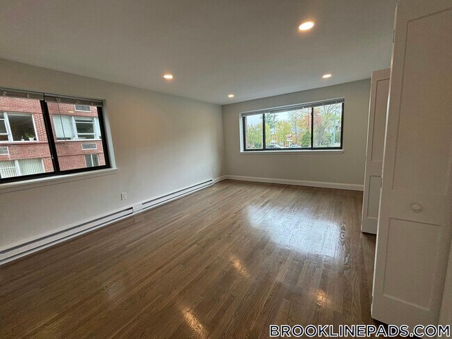Photo - 320 Hammond Pond Pkwy Apartment Unit 203