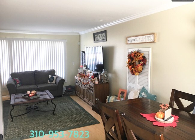 Photo - 9218 Palm St