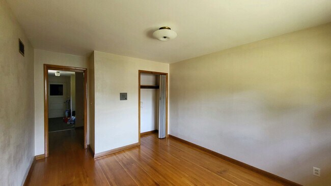 Photo - 1114 W 34th St S