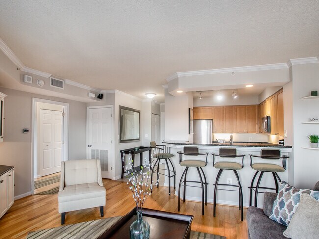 Photo - 3101 N Hampton Dr Unidad 1009