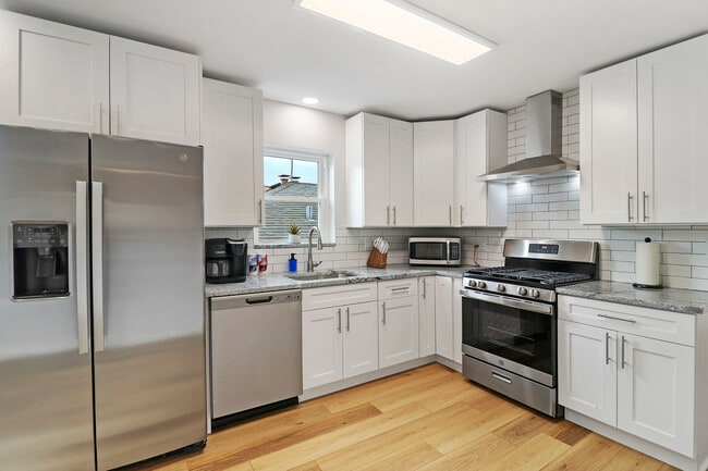 Photo - 135 Custer Ave Unit 3