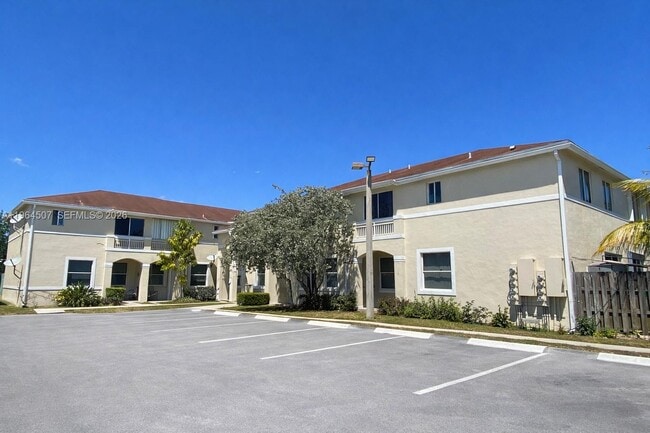 Photo - 835 NE 212th Terrace