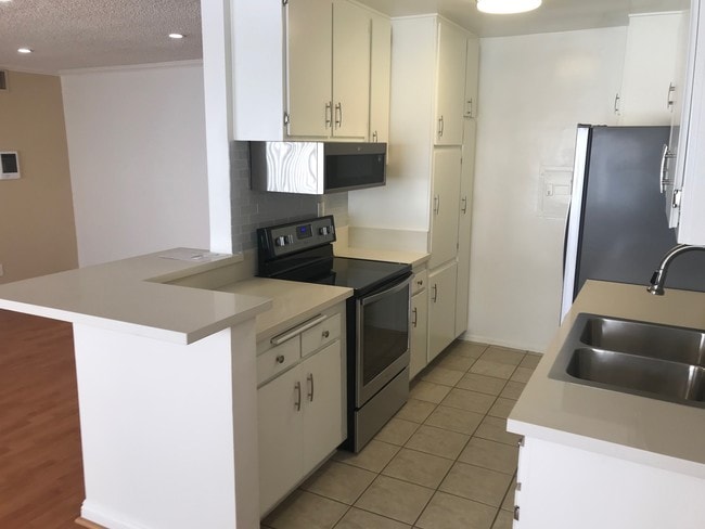 Photo - Los Encinos North